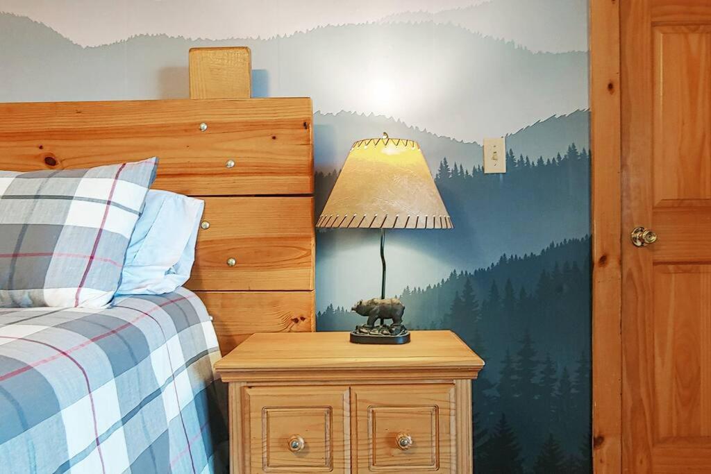 Four Private Suites - Hot Tub - Arcade - Fast Wi-Fi - One Minute To Parkway Fun Pigeon Forge Eksteriør bilde