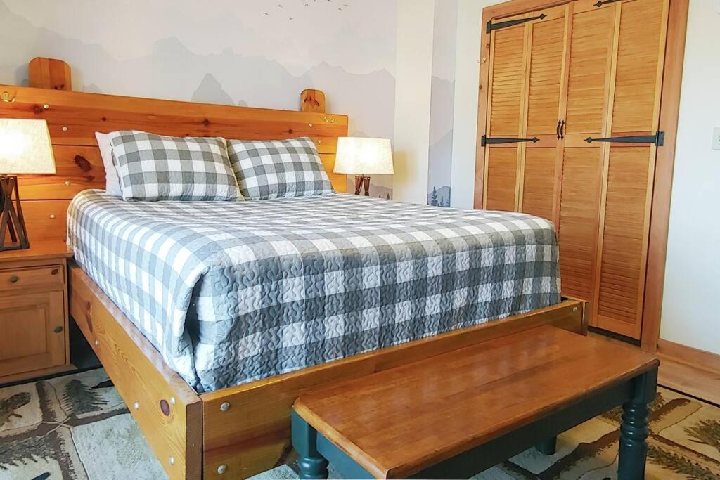 Four Private Suites - Hot Tub - Arcade - Fast Wi-Fi - One Minute To Parkway Fun Pigeon Forge Eksteriør bilde